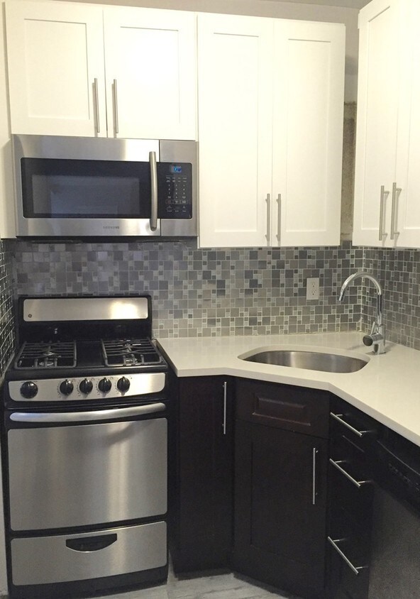 Primary Photo - 211 W 146th St
