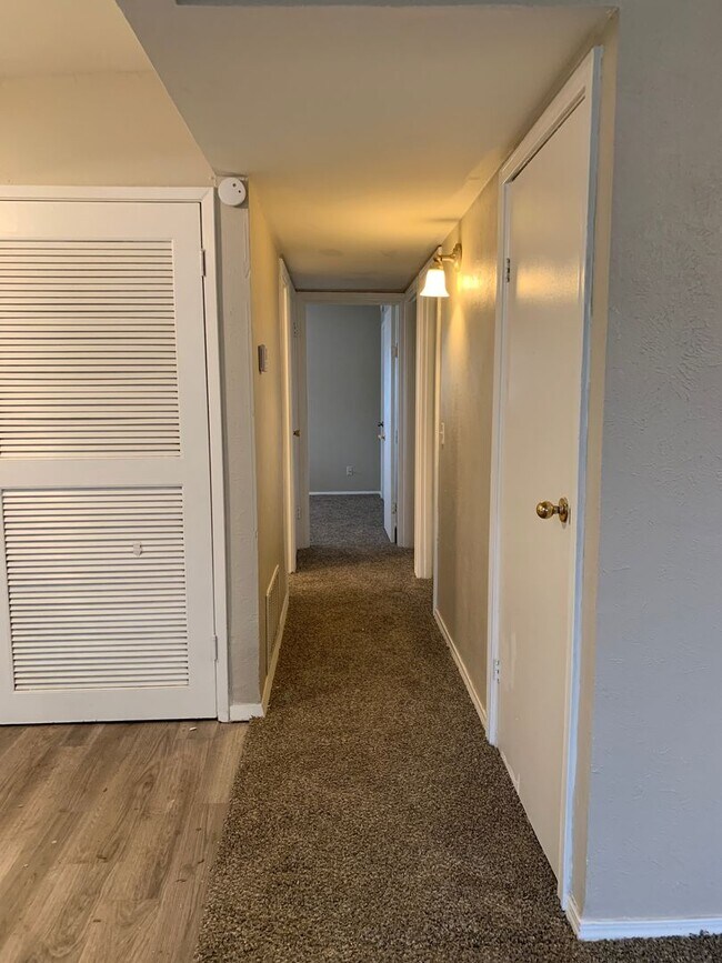 Foto del edificio - 3 Bedroom Cute Home Near Schools & Parks!
