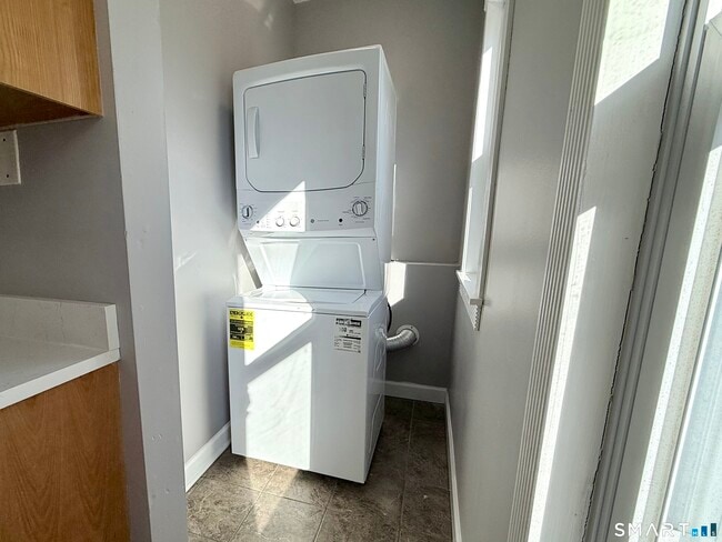 Building Photo - 47-49-49 Berkshire Ave