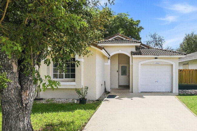 Building Photo - 14982 SW 143rd Terrace