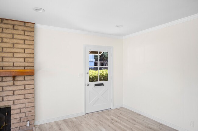 Foto del edificio - 3221 Fairesta St