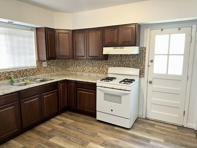 Foto del edificio - 4671 Rosalie St