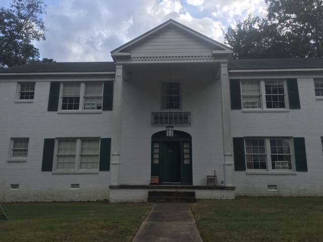 Primary Photo - 741 Robinson Pl