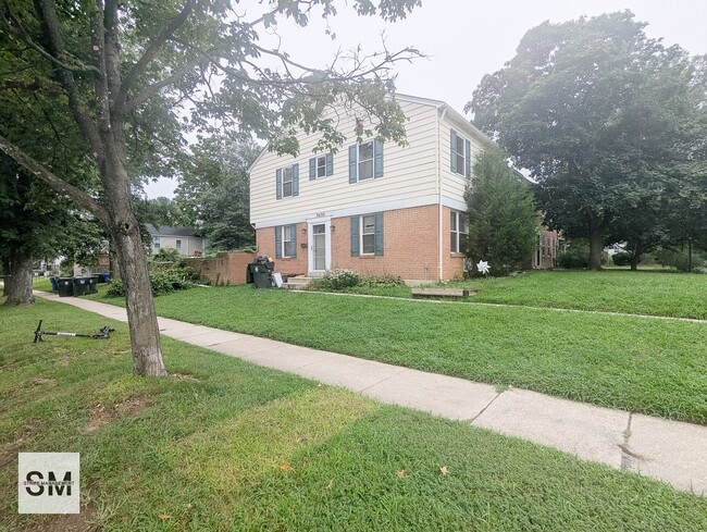 Building Photo - 5035 Berwyn Rd