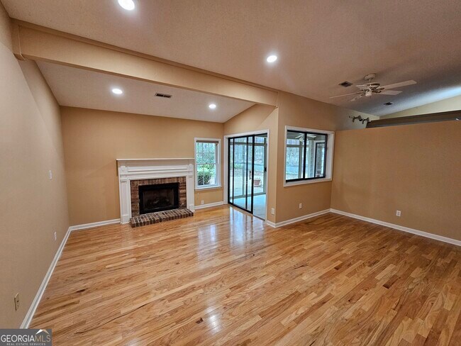 Building Photo - 108 Glendale Dr