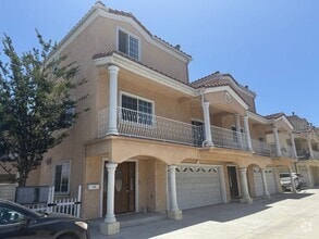 Building Photo - 418 W 223rd St