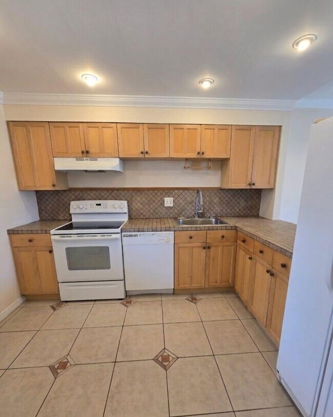 Foto del edificio - 2900 N Palm Aire Dr