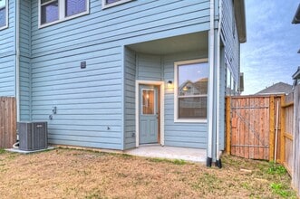 Building Photo - 1535 Crystal Stream Dr