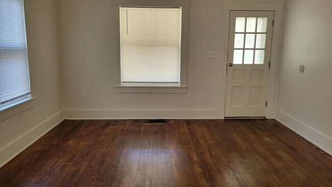 Foto del edificio - PRE-LEASING!! AVAILABLE JUNE 10TH! 3 Bedroom/1 Bathroom House