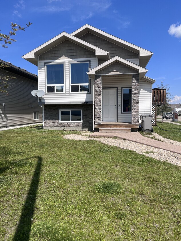 Primary Photo - 11202 75a Ave