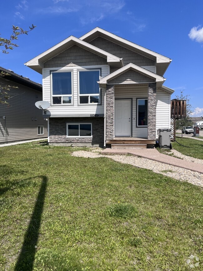Building Photo - 11202 75a Ave