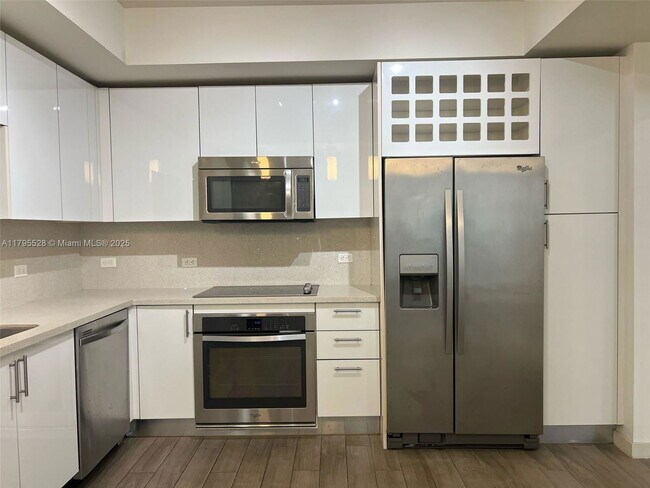 Foto del edificio - 999 SW 1st Ave