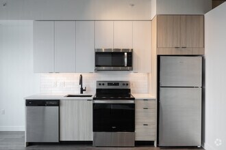 1BR, 1BA - 550SF - Edit at River North