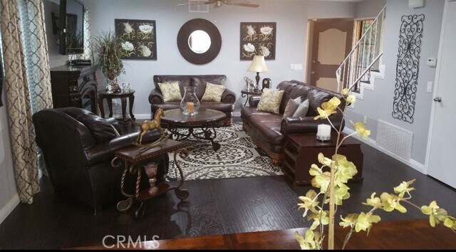 Foto del edificio - 1456 N Barranca Ave