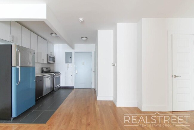 Foto del edificio - LUXURY LOFT in Queens!