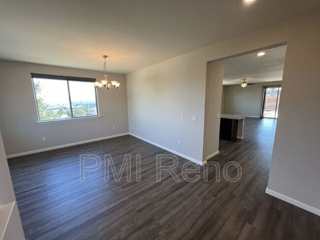 Building Photo - 3025 Comstock Dr