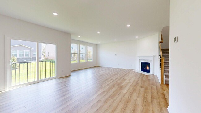Building Photo - 826 Kuss Dr