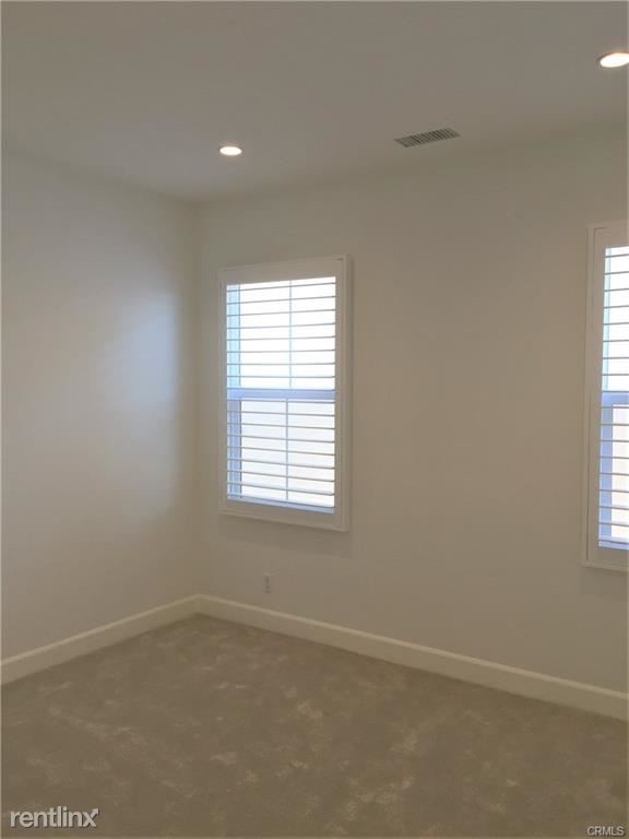 Building Photo - 15500 Jeffrey Rd