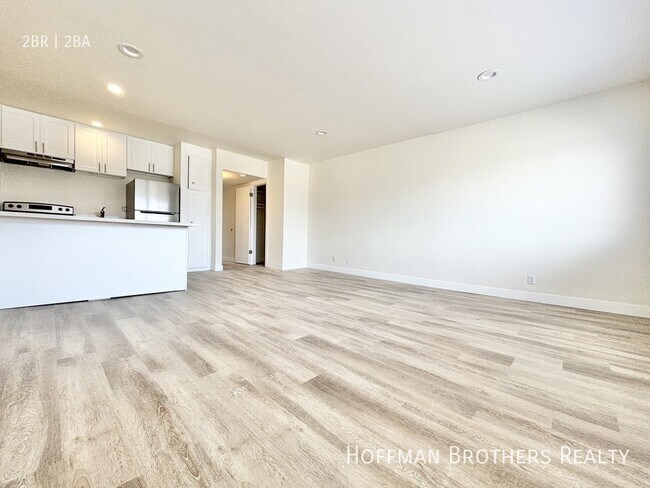 Foto del edificio - 1786 N Sycamore Ave