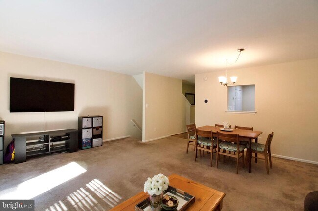 Building Photo - 24 Marshs Victory Ct