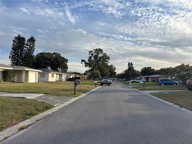 Foto del edificio - 1751 Suffolk Dr