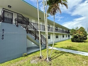 Building Photo - 6780 SW 44th St