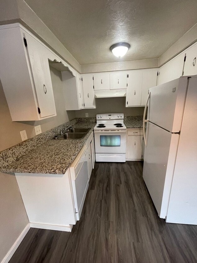 Primary Photo - Pet Friendly 2 Bedroom in Lebanon!