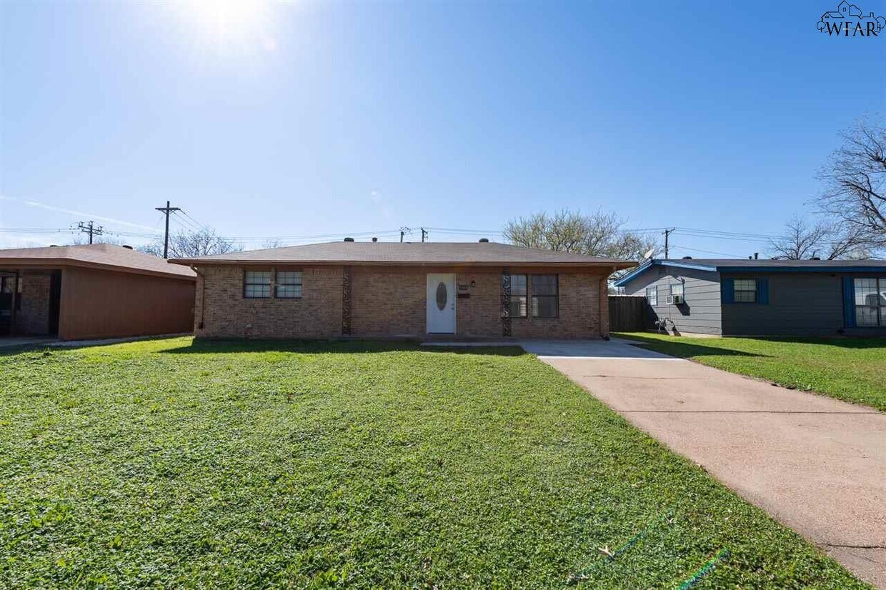Foto principal - 4448 Cunningham Dr