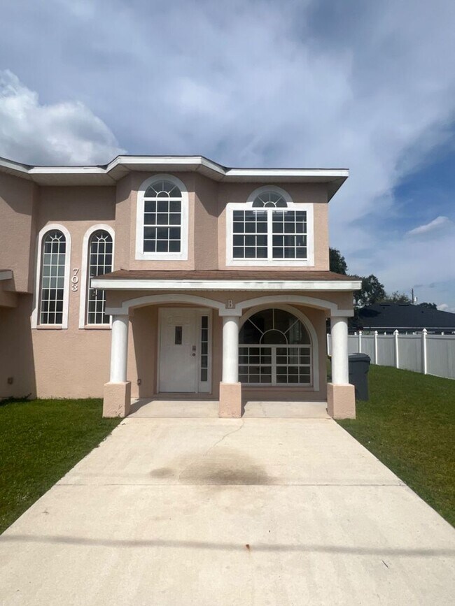 Foto del edificio - Fantastic Deal on Poinciana Home