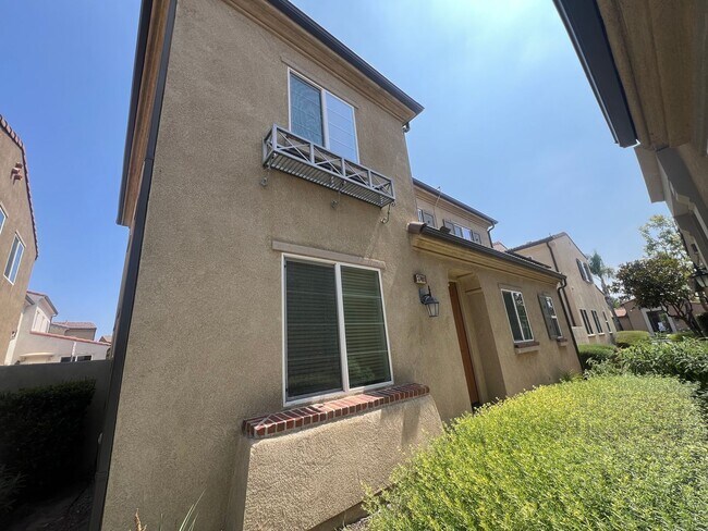 Building Photo - Cute 4 bedroom detached house with communi...