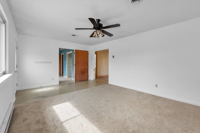 Building Photo - 3089 Belle Haven Dr