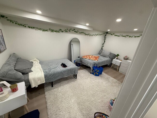 Foto del edificio - 1613 Mayflower Ln