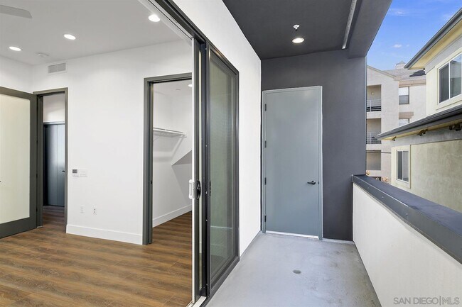 Building Photo - 4079 1st Ave