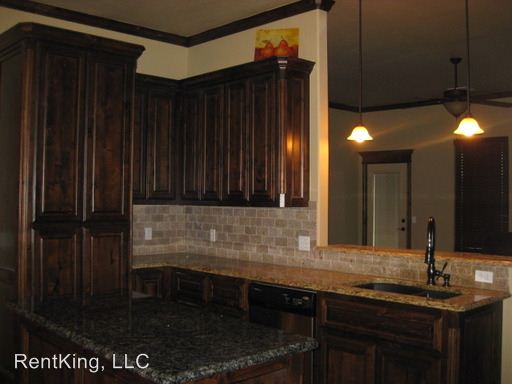 Building Photo - 200 SW 174th St