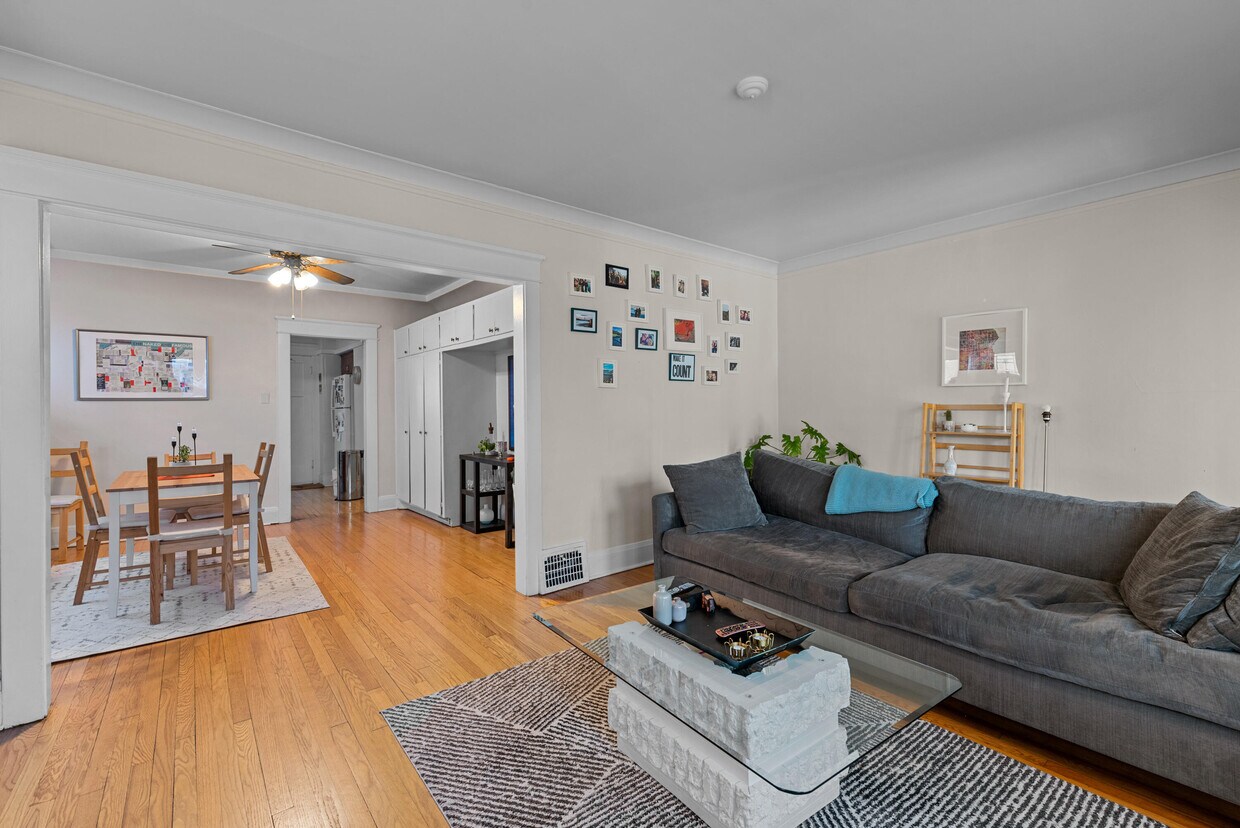 1827 E Olive St, Shorewood, WI 53211 Townhome Rentals in Shorewood WI