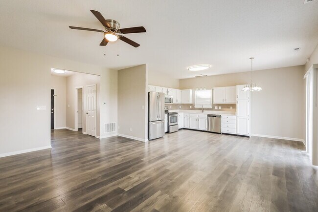 Building Photo - 3550 Limelight Ln