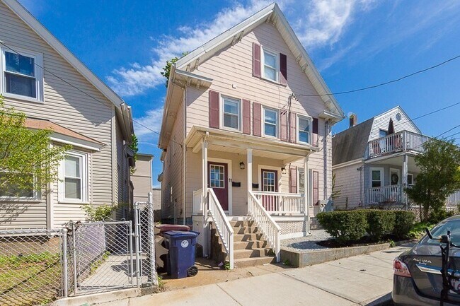 Foto del edificio - 9-11 Rock Valley Ave