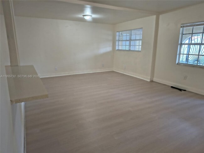 Building Photo - 1030 NW 106th St