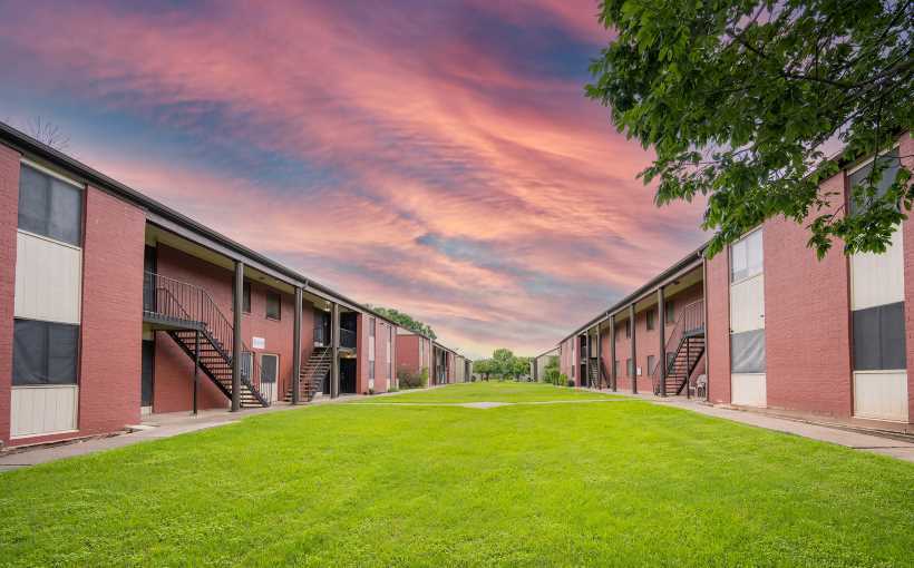 Primary Photo - 1800 Primrose Dr