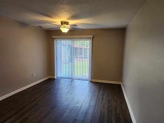 Building Photo - 9502 Fieldview Cir
