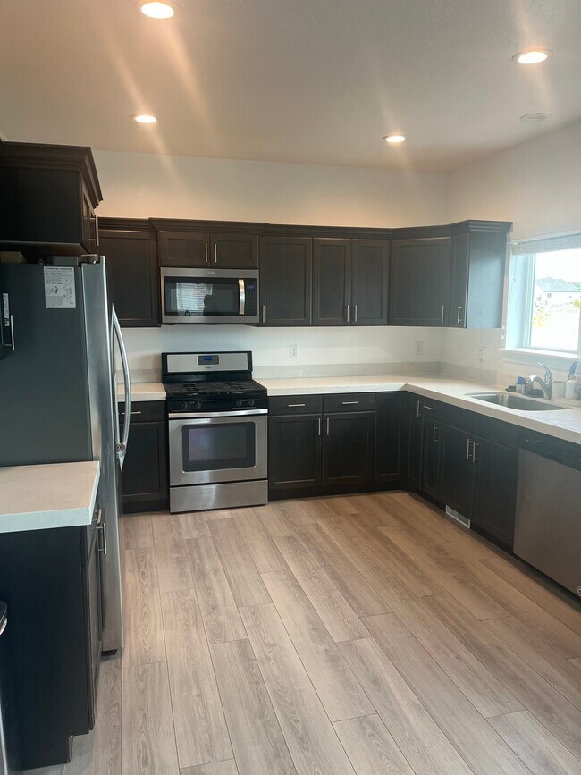 Foto del edificio - 4963 E Silver Ridge Rd