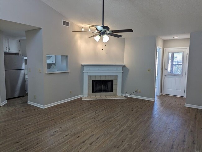 Foto del edificio - 6272 Bell Gables