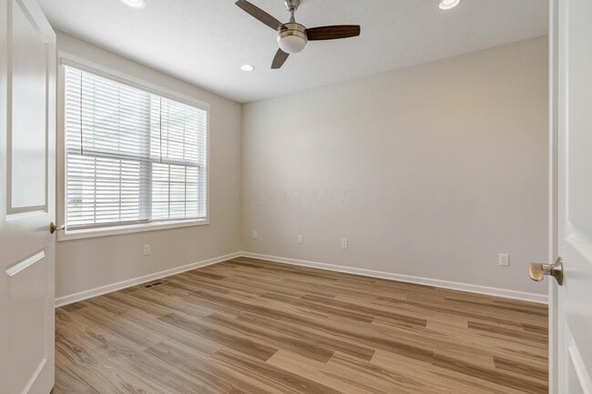 Building Photo - 8139 Wolf Path Dr