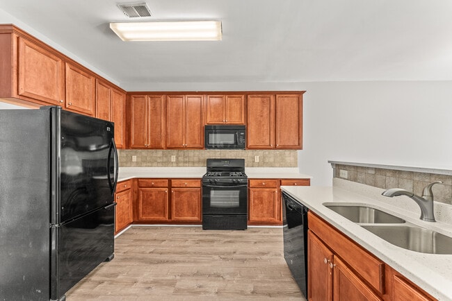 Building Photo - 208 Jarrod Oaks Ct SW