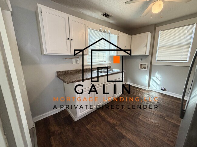 Building Photo - 1005 Amaranth Ave