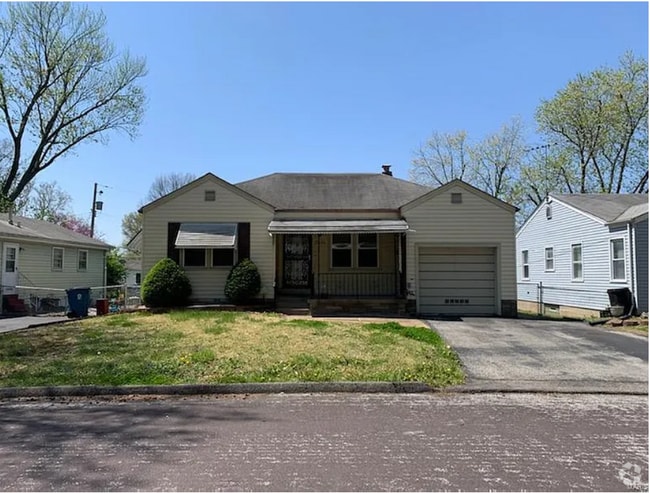 Building Photo - 2434 Akins Dr