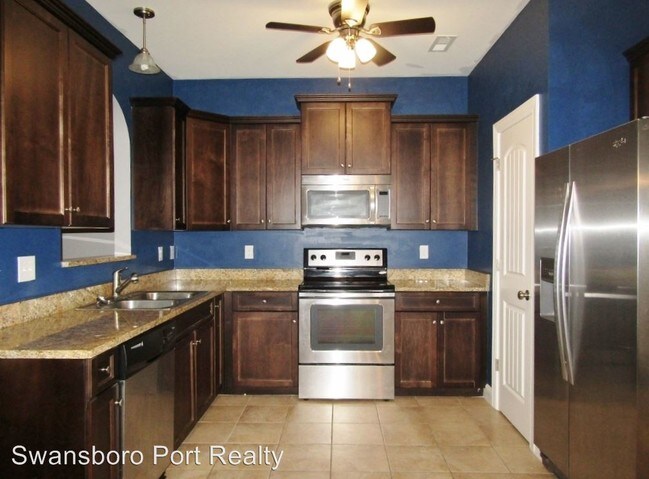 Building Photo - 2 br, 2.5 bath House - 221 Toucan Way