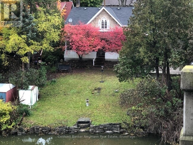 Photo du bâtiment - 96 Arthur St N