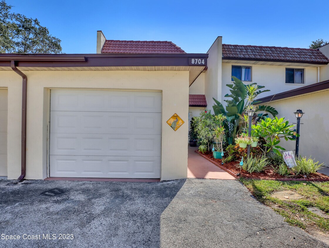 Foto principal - 8704 Hibiscus Ct
