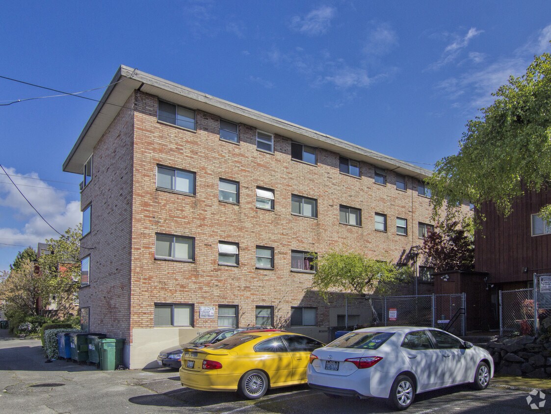 Building Photo - 1415 NE 52nd St